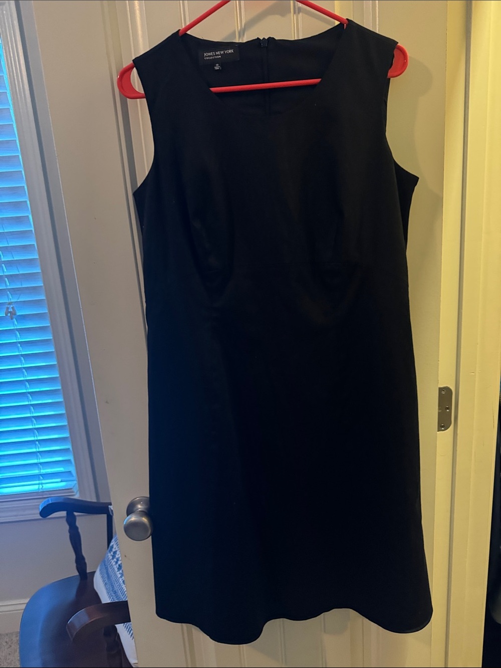 Jones New York Black Sleeveless Midi Sheath Dress